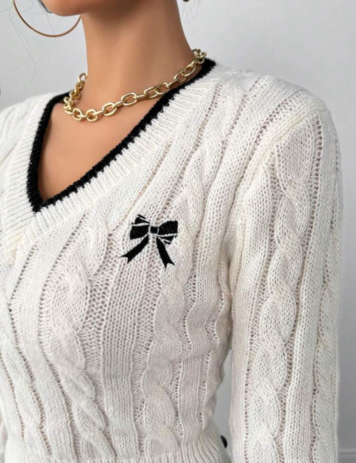 Bow V-neck Sweater
